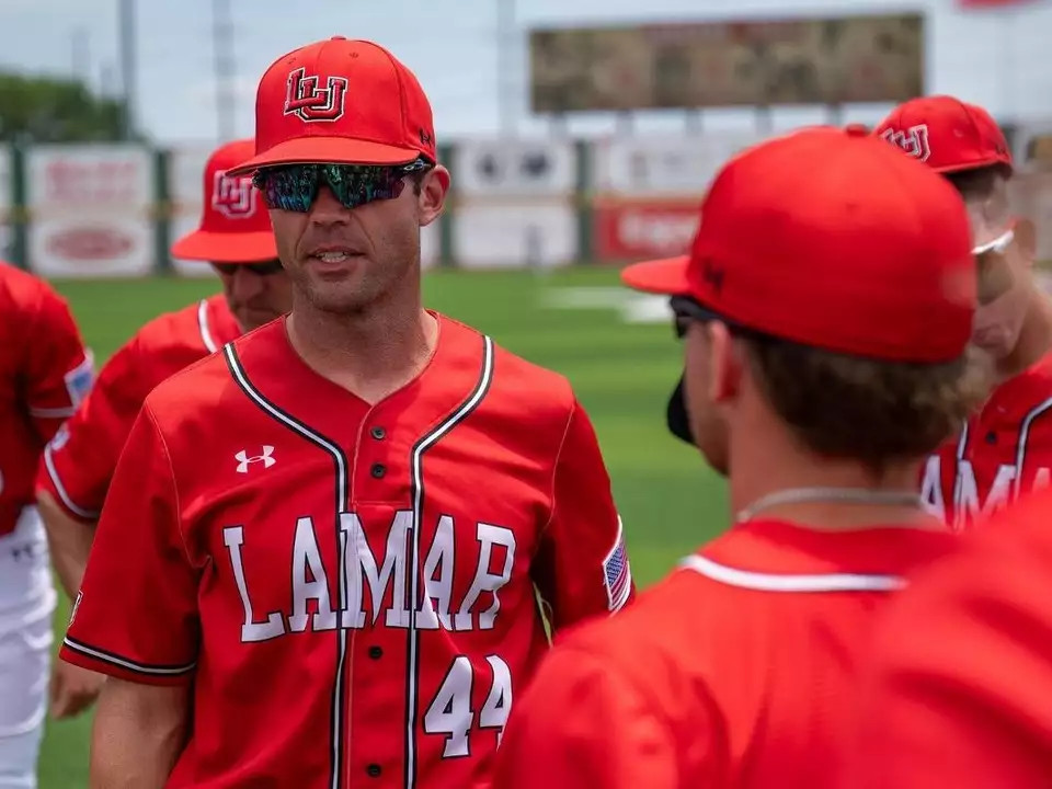 Coach Will Davis Lamar Head Baseball Coach