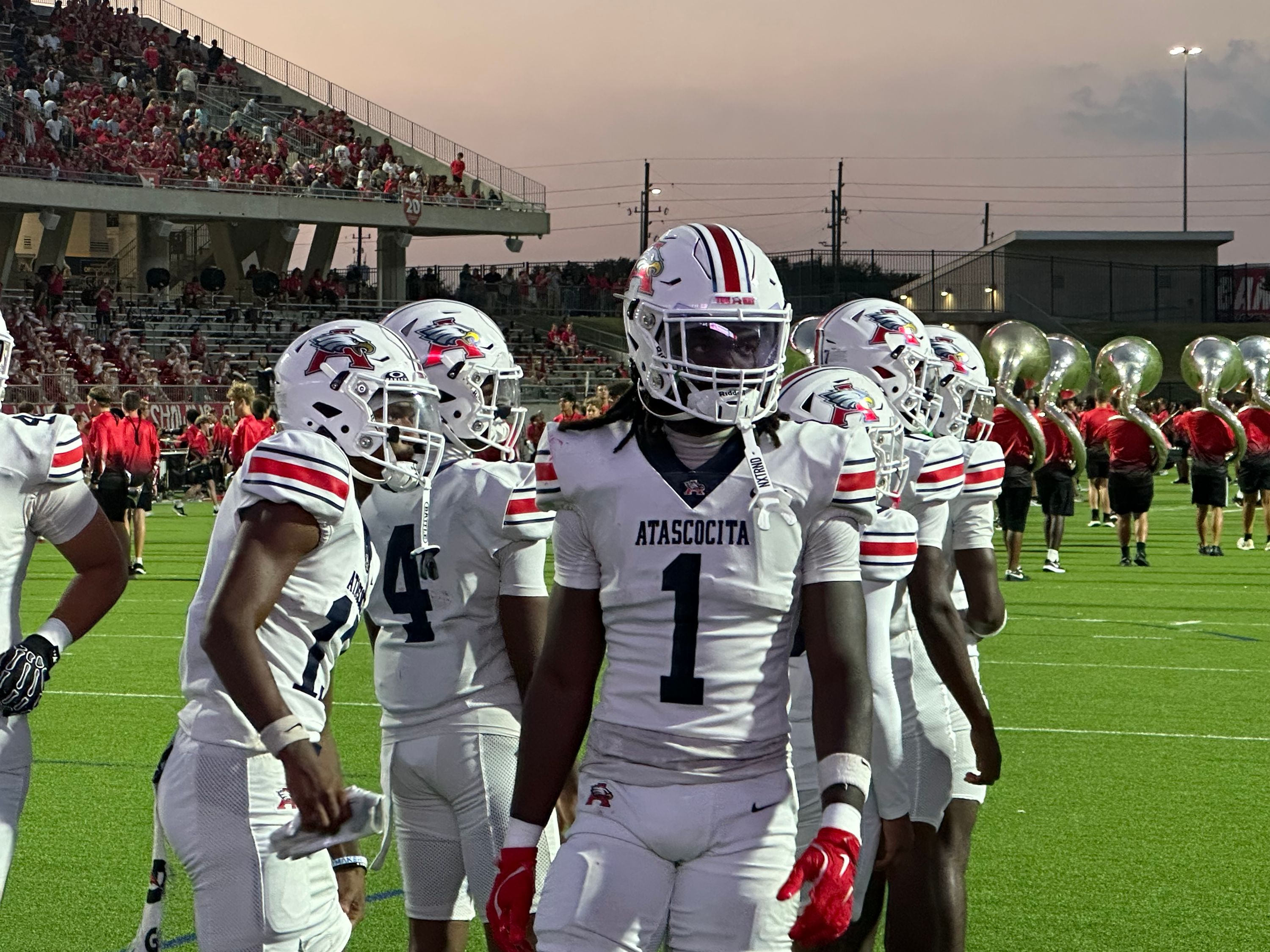 '27 Houston Commit Tavon Bolden pre game Atascocita vs Katy